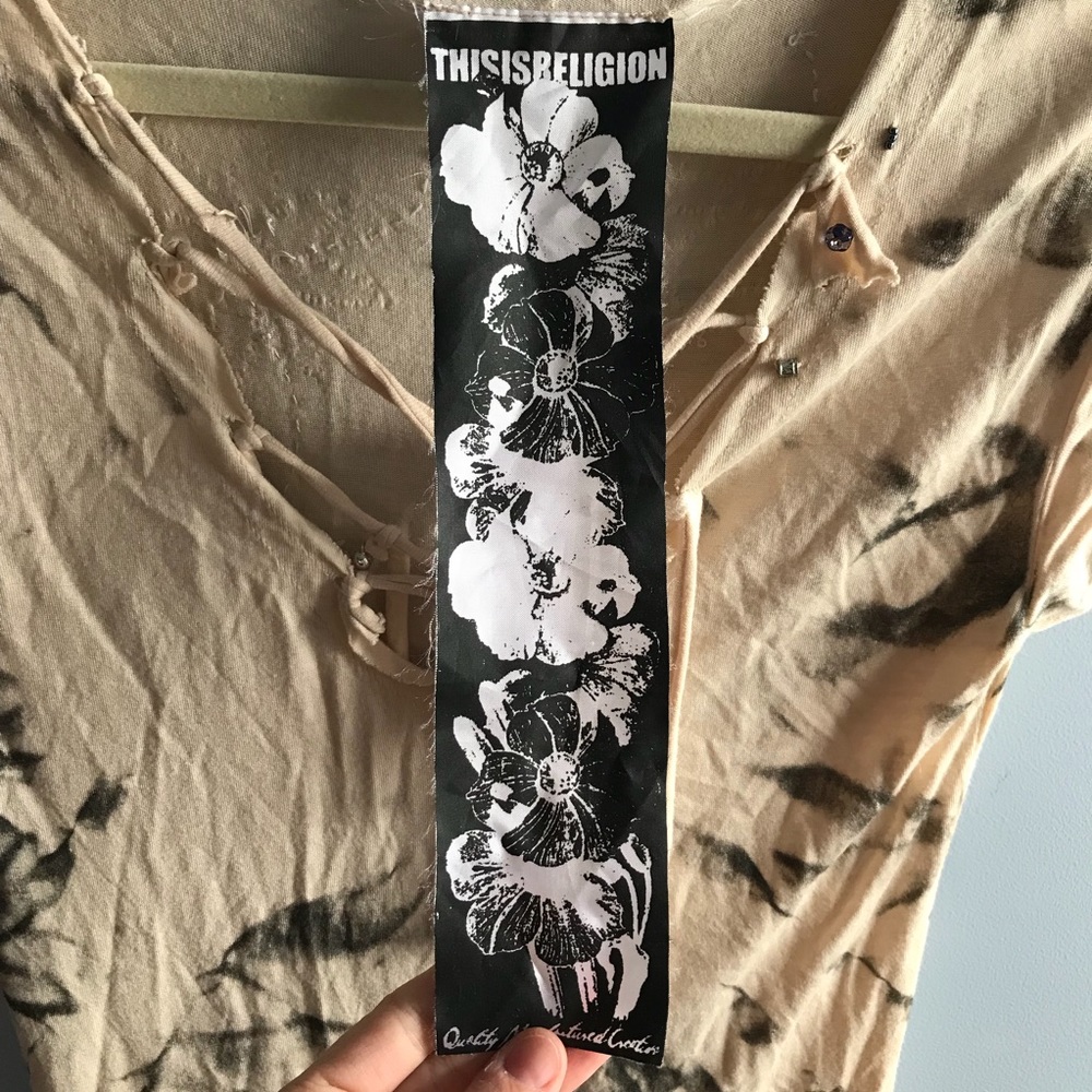 Unique! Urban Outfitters t shirt dress - Picture 3 of 5